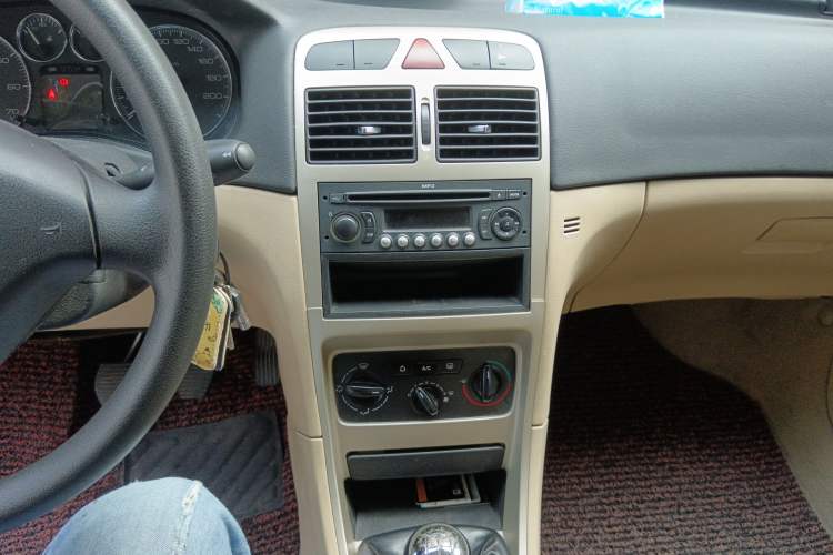 Used Peugeot 307 2010 Hatchback 1.6L Manual Comfort Edition