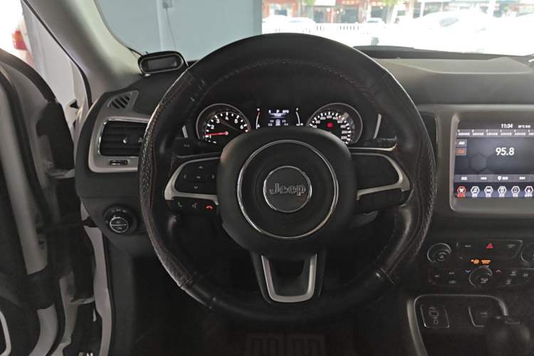 Used Jeep Compass 2019 220T Automatic Enjoyment Version
