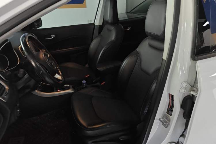 Used Jeep Compass 2019 220T Automatic Enjoyment Version
