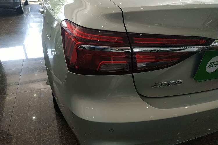 Used Roewe i6 New Energy 2017 45T Hybrid Connect & Smart Enjoyment Edition
