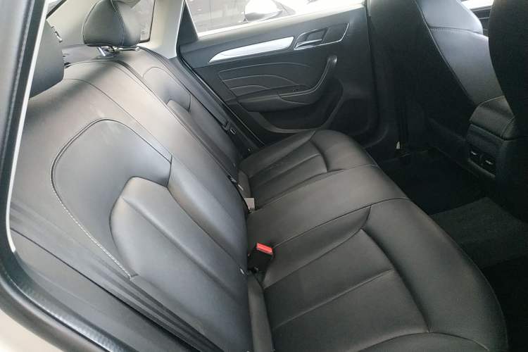 Used Roewe i6 New Energy 2017 45T Hybrid Connect & Smart Enjoyment Edition
