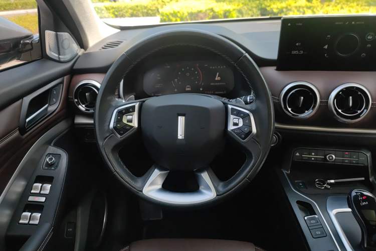 Used Wey VV6 2020 2.0T Two-Wheel Drive Smart Enjoyment+