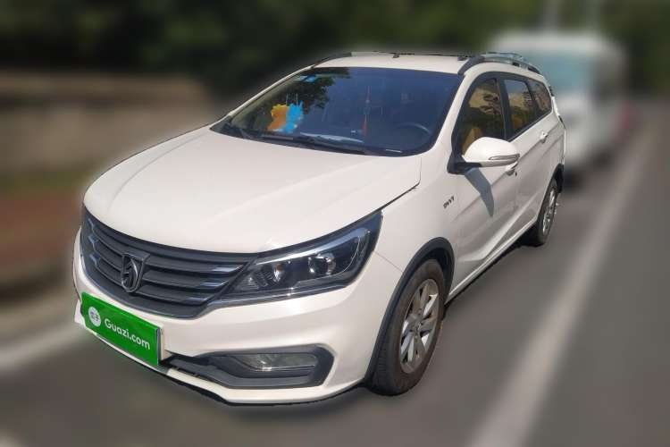 Used Baojun 310W 2017 1.5L Manual Fashion Model China V