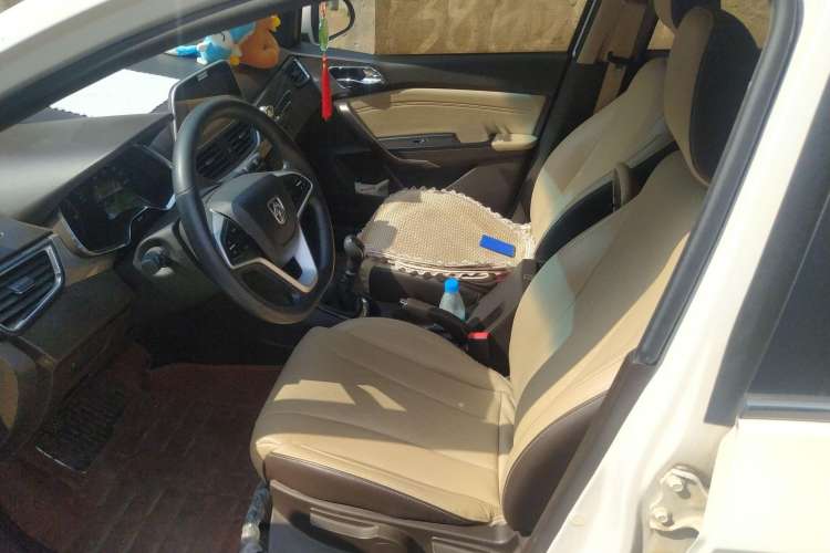 Used Baojun 310W 2017 1.5L Manual Fashion Model China V