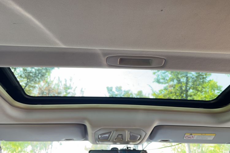 Used Lifan Auto 820 2015 2.4L Automatic Luxury Model