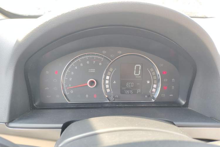 Used Roewe 350 2015 1.5L Automatic Luxury Sunroof Edition
