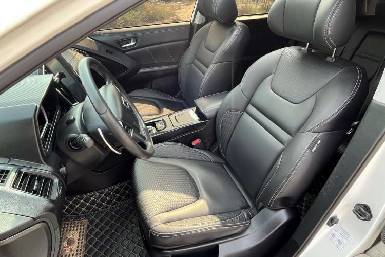 Used Luxgen U6 SUV 2017 1.8T ZhiZun Model
