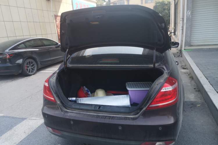 Used Geely Auto Emgrand 2016 Sedan 1.5L Manual Upward Edition Trunk