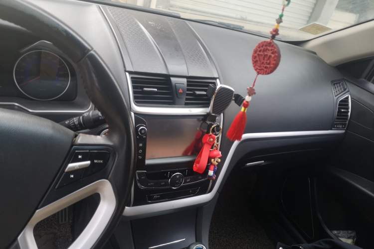 Used Geely Auto Emgrand 2016 Sedan 1.5L Manual Upward Edition Audio And AC Panel