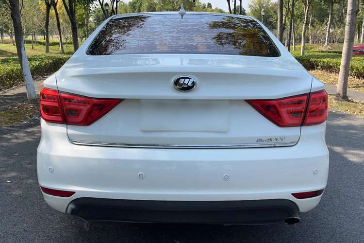 Used Lifan Auto 820 2015 2.4L Automatic Luxury Model