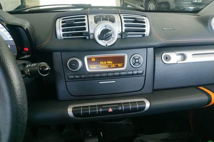 Used smart fortwo 2015 1.0 MHD Spark Special Edition
