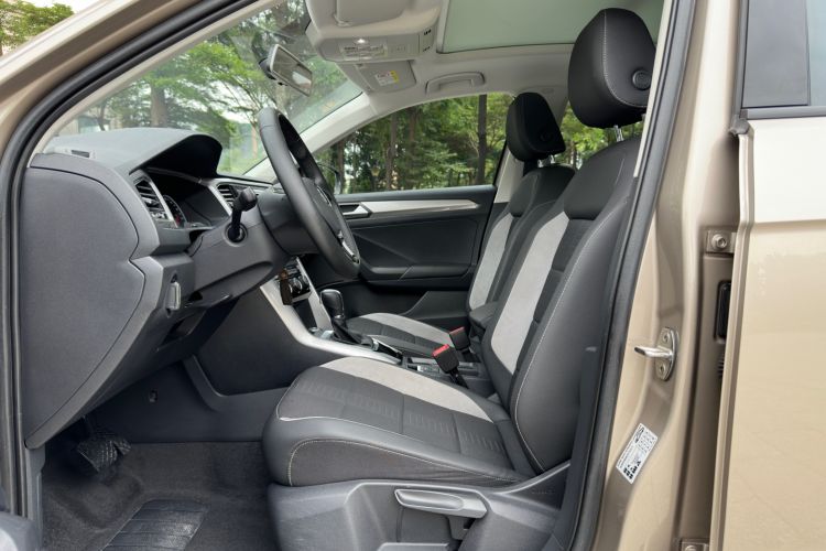 Used Volkswagen T-ROC 2020 230TSI DSG Two-Wheel Drive Advanced Version