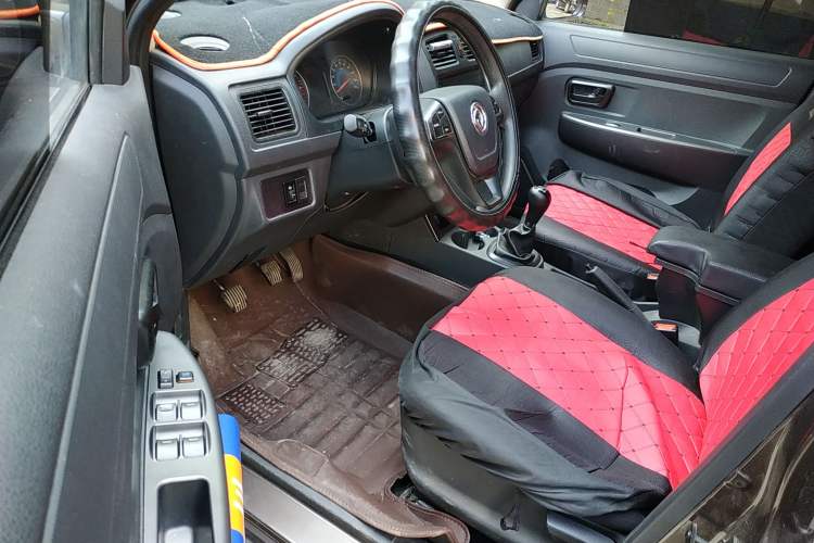 Used Dongfeng Fengon 330 2019 1.5L Manual Practical II China VI
