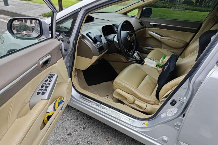 Used Honda Civic 2006 1.8L Automatic Luxury Edition
