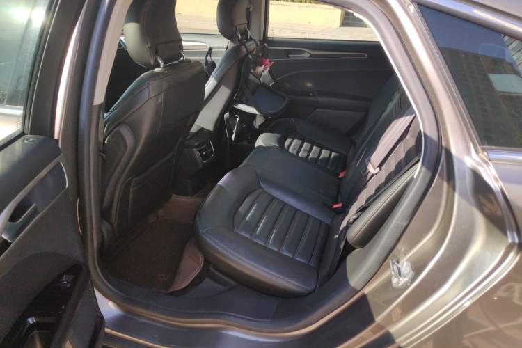 Used Ford Mondeo 2013 2.0L GTDi 200 Luxury Model
