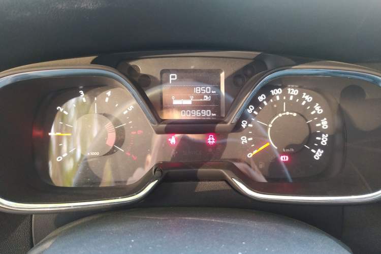 Used Citroen C4 Sega 2016 1.6L Automatic Luxury Model Odometer Close Up