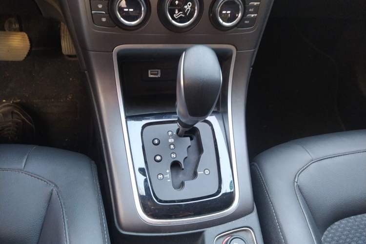 Used Citroen C4 Sega 2016 1.6L Automatic Luxury Model Gear Lever