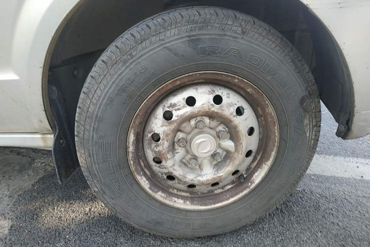 Used Dongfeng Xiaokang C37 2012 1.4L Standard Edition DK13-06