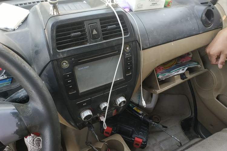 Used Dongfeng Xiaokang C37 2012 1.4L Standard Edition DK13-06