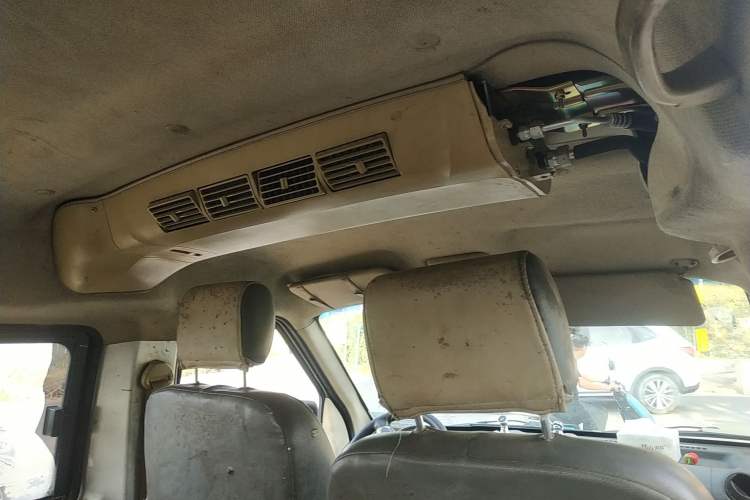 Used Dongfeng Xiaokang C37 2012 1.4L Standard Edition DK13-06