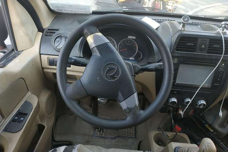 Used Dongfeng Xiaokang C37 2012 1.4L Standard Edition DK13-06