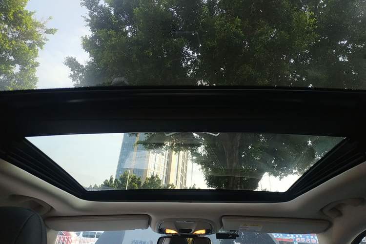 Used Jeep Cherokee 2020 2.0L Two-Wheel Drive Classic Sports Edition
