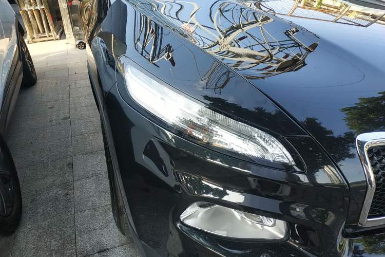 Used Jeep Cherokee 2020 2.0L Two-Wheel Drive Classic Sports Edition
