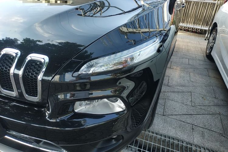 Used Jeep Cherokee 2020 2.0L Two-Wheel Drive Classic Sports Edition
