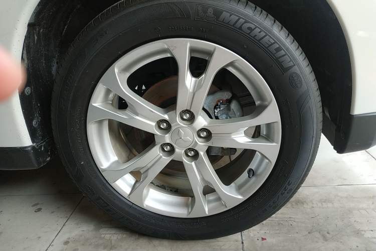 Used Mitsubishi Outlander 2013 2.4L Four-Wheel Drive Luxury Navigation Version 7 Seats
