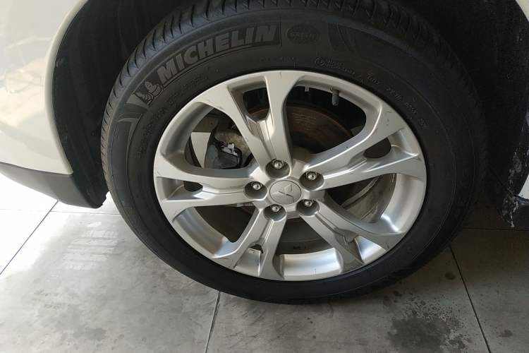 Used Mitsubishi Outlander 2013 2.4L Four-Wheel Drive Luxury Navigation Version 7 Seats
