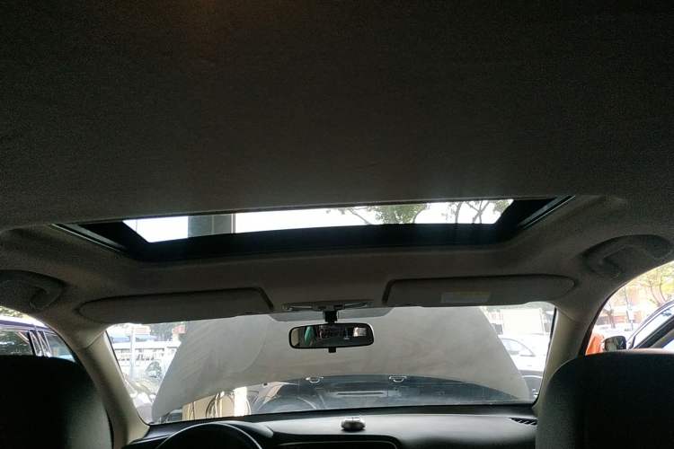 Used Mitsubishi Outlander 2013 2.4L Four-Wheel Drive Luxury Navigation Version 7 Seats
