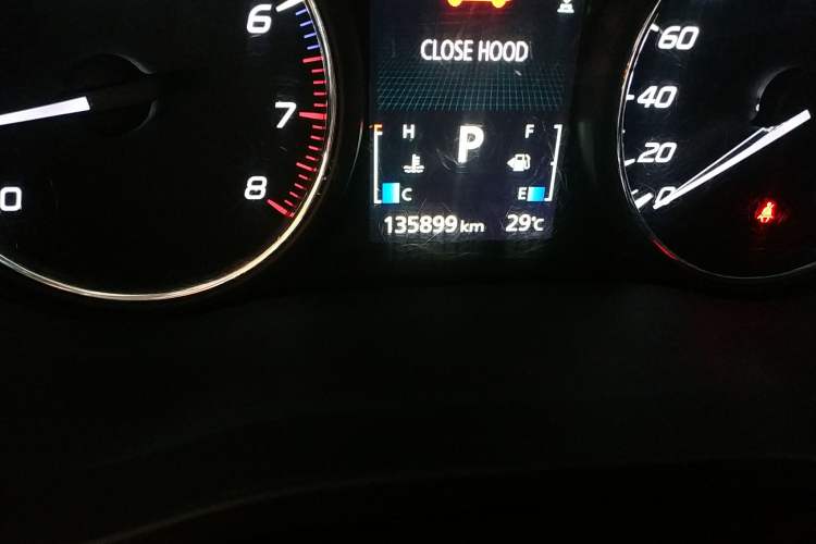 Used Mitsubishi Outlander 2013 2.4L Four-Wheel Drive Luxury Navigation Version 7 Seats
