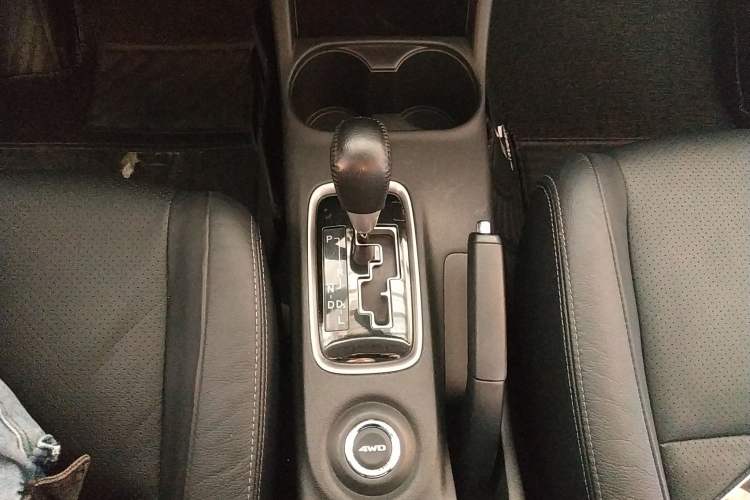 Used Mitsubishi Outlander 2013 2.4L Four-Wheel Drive Luxury Navigation Version 7 Seats
