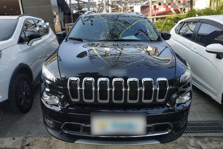 Used Jeep Cherokee 2020 2.0L Two-Wheel Drive Classic Sports Edition
