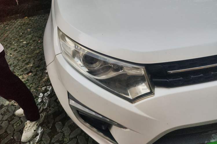 Used JMC Yusheng S330 2016 1.5L GTDi Automatic Two-Wheel Drive Prestige Edition Right Front Headlight