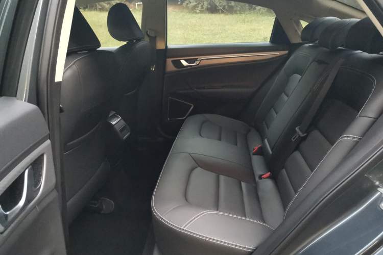 Used Geely Auto Emgrand GL 2018 1.4T DCT Elite Smart Connectivity Version
