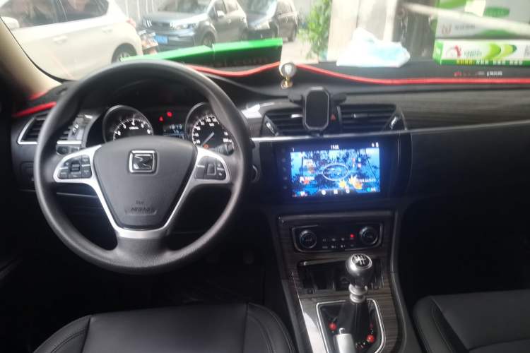Used Zotye T600 2016 1.5T Manual Luxury Edition Center Console