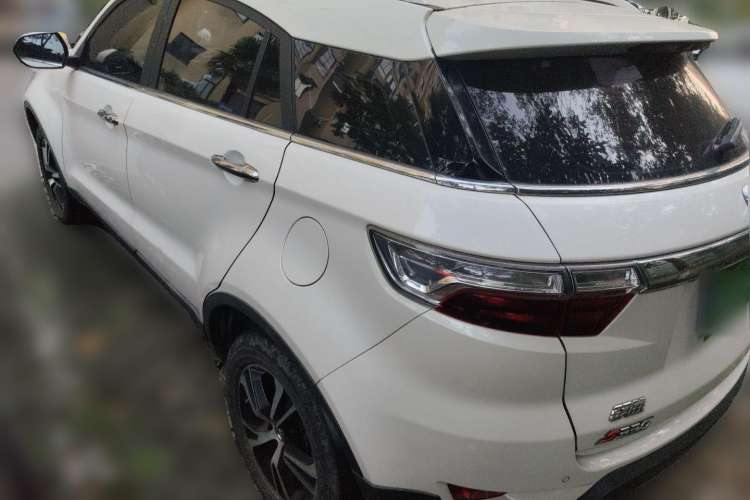 Used JMC Yusheng S330 2016 1.5L GTDi Automatic Two-Wheel Drive Prestige Edition Rear Left 45 Deg