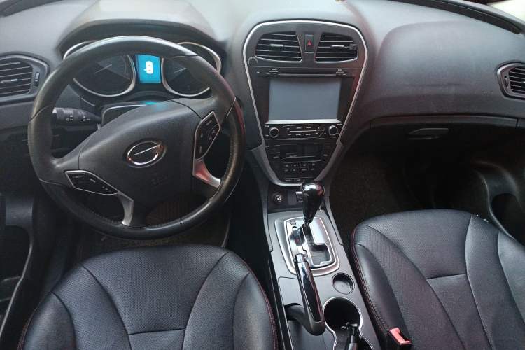 Used GAC Trumpchi GS5 2014 1.8T Automatic Two-Wheel Drive Supreme Edition Center Console