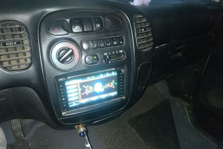 Used JAC Refine 2011 2.8T Shuttle Diesel Standard Version HFC4DA1-2B1
