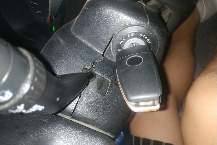 Used JAC Refine 2011 2.8T Shuttle Diesel Standard Version HFC4DA1-2B1
