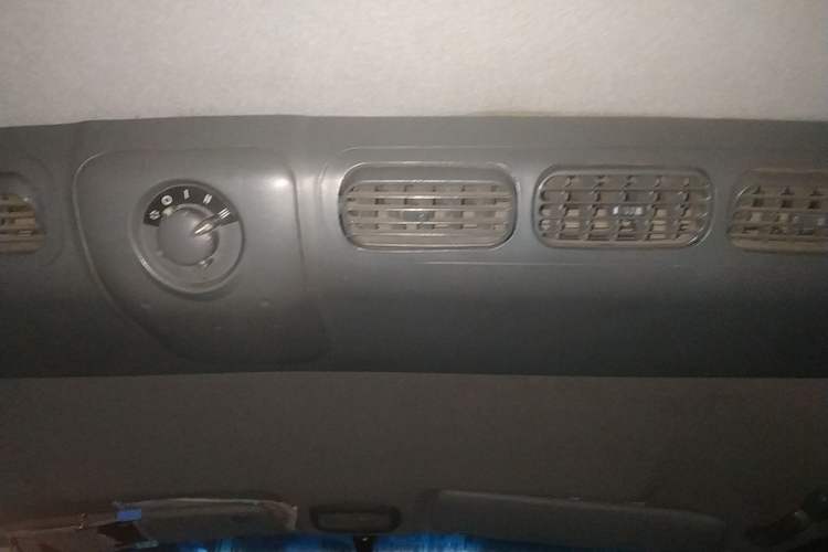 Used JAC Refine 2011 2.8T Shuttle Diesel Standard Version HFC4DA1-2B1
