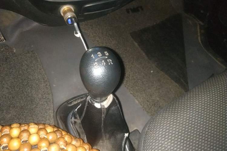 Used JAC Refine 2011 2.8T Shuttle Diesel Standard Version HFC4DA1-2B1
