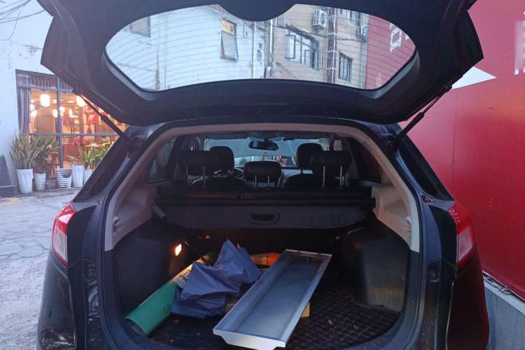 Used GAC Trumpchi GS5 2014 1.8T Automatic Two-Wheel Drive Supreme Edition Trunk