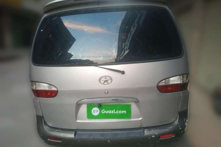 Used JAC Refine 2011 2.8T Shuttle Diesel Standard Version HFC4DA1-2B1
