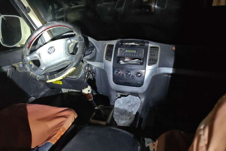 Used Foton Scenic 2014 2.5T Express Classic Short-Wheelbase Low-Roof 4J25TC
