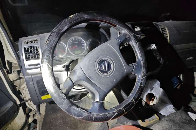 Used Foton Scenic 2014 2.5T Express Classic Short-Wheelbase Low-Roof 4J25TC
