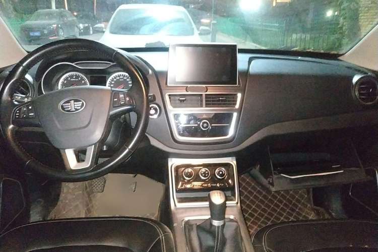 Used Bestune X40 2019 1.6L Manual Luxury Edition China VI