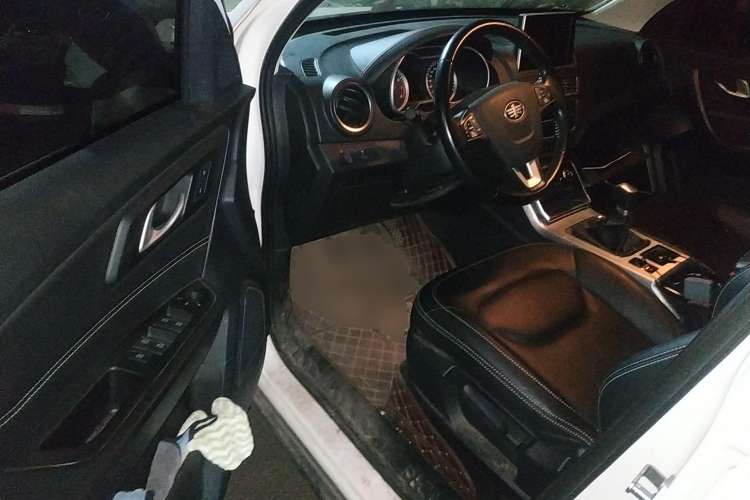 Used Bestune X40 2019 1.6L Manual Luxury Edition China VI