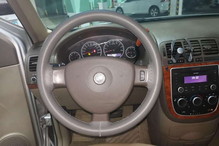 Used Buick GL8 2012 2.4L BASE Comfort Edition
